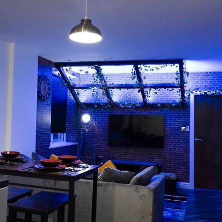 Stunning Two Bed City Centre Apartment Лидс Экстерьер фото