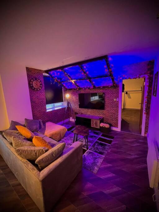 Stunning Two Bed City Centre Apartment Лидс Экстерьер фото