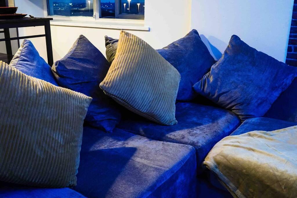 Stunning Two Bed City Centre Apartment Лидс Экстерьер фото