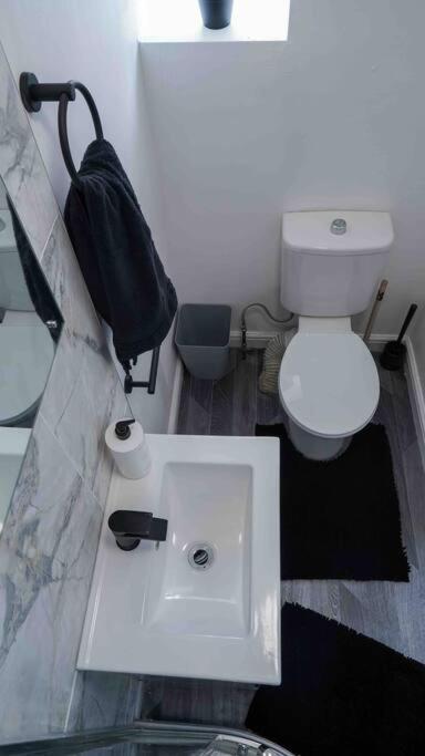 Stunning Two Bed City Centre Apartment Лидс Экстерьер фото